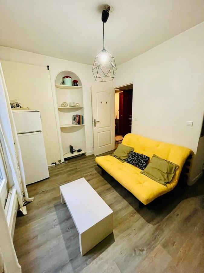 Appartement En Plein Coeur Du 10Eme Et Proche De Plusieurs Gares Париж Екстериор снимка