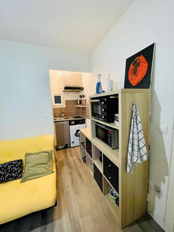 Appartement En Plein Coeur Du 10Eme Et Proche De Plusieurs Gares Париж Екстериор снимка