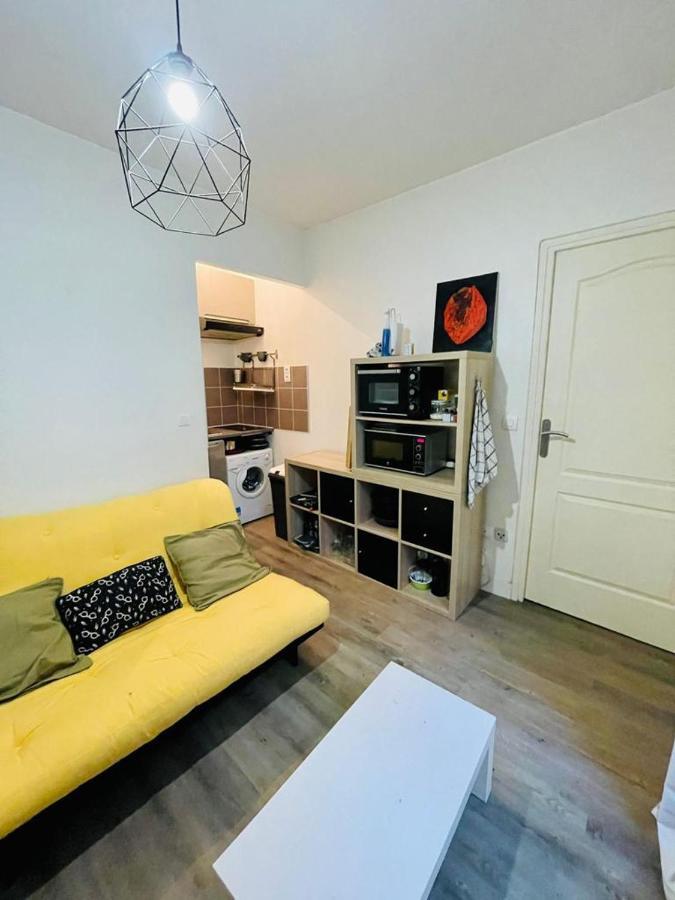Appartement En Plein Coeur Du 10Eme Et Proche De Plusieurs Gares Париж Екстериор снимка
